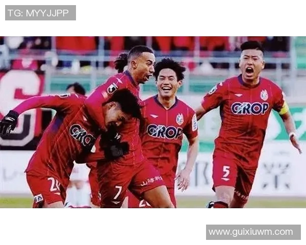 冈山绿雉与东京绿阴的精彩对决揭示了足球战术与团队精神的完美结合